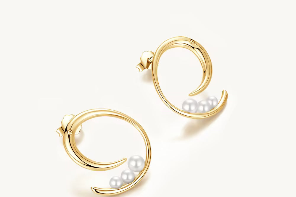 Pearl Ribbon Circle Stud Earrings For Women Image丨Agvana Jewelry